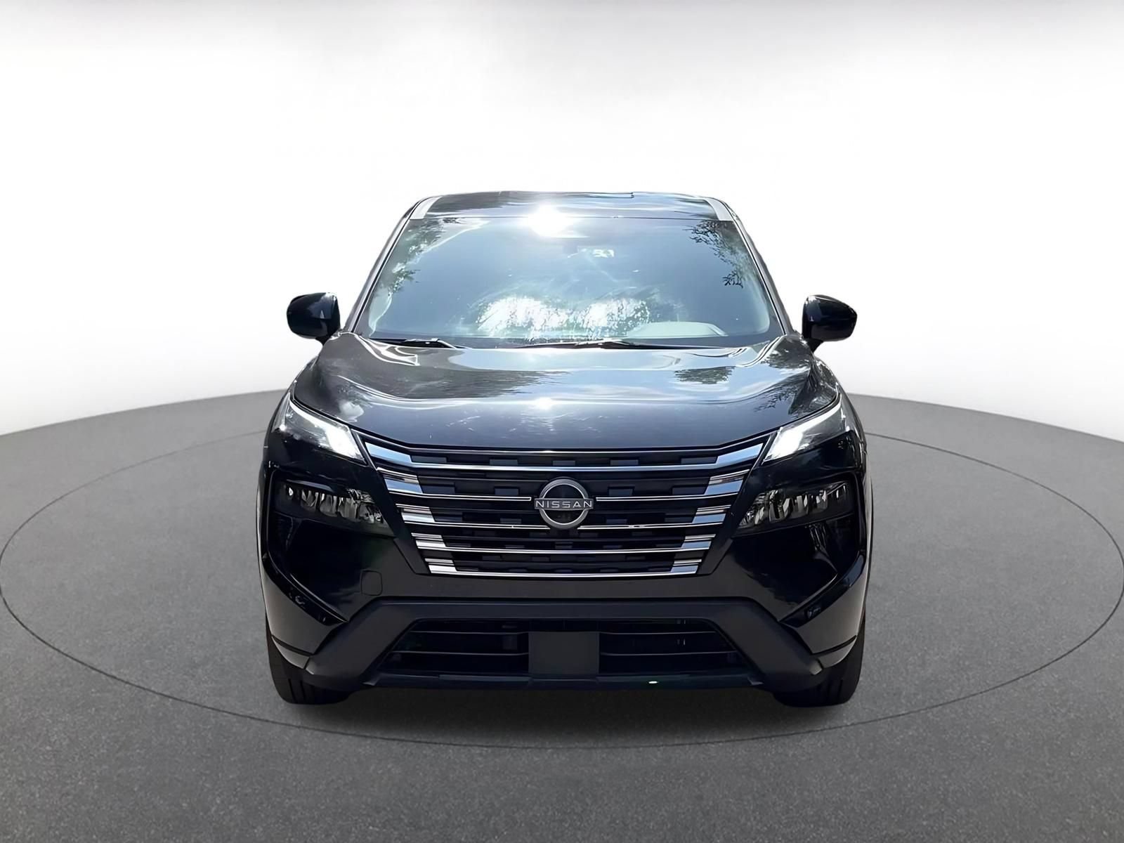 Used 2025 Nissan Rogue SV FWD image 4