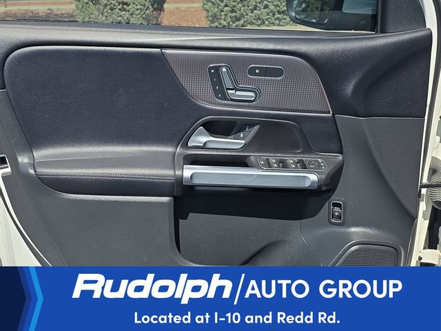 Used 2023 Mercedes-Benz GLB 250 4MATIC w/ Premium Package image 10