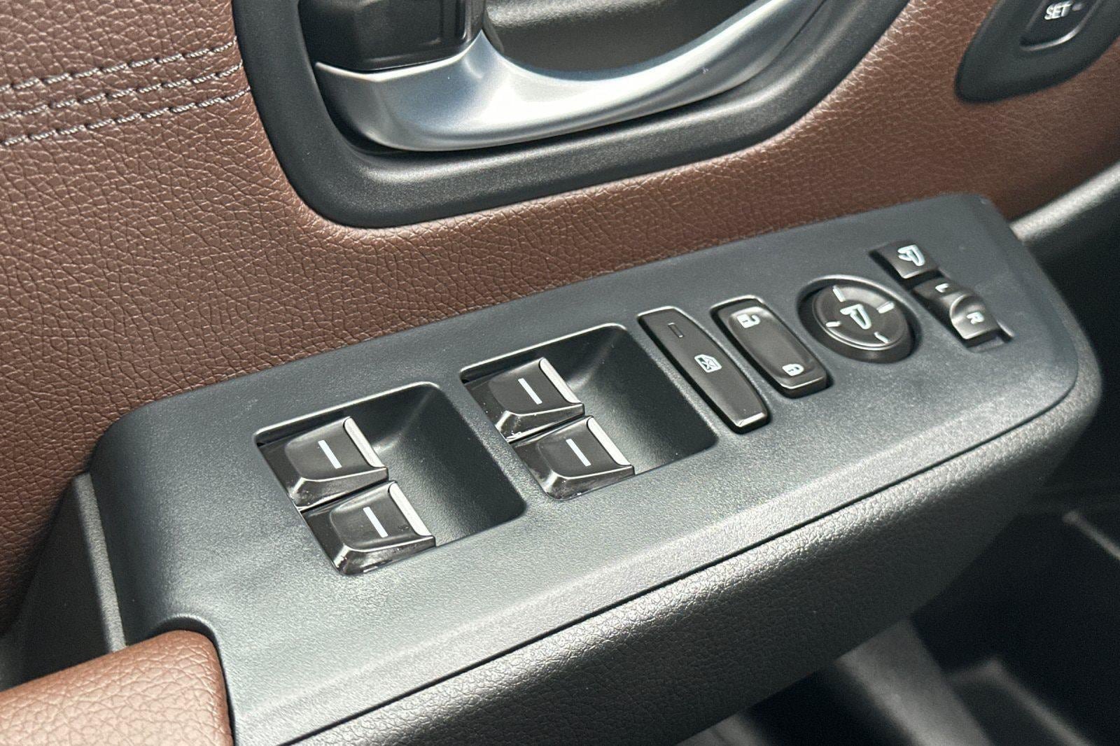 New 2026 Honda Pilot Touring image 11