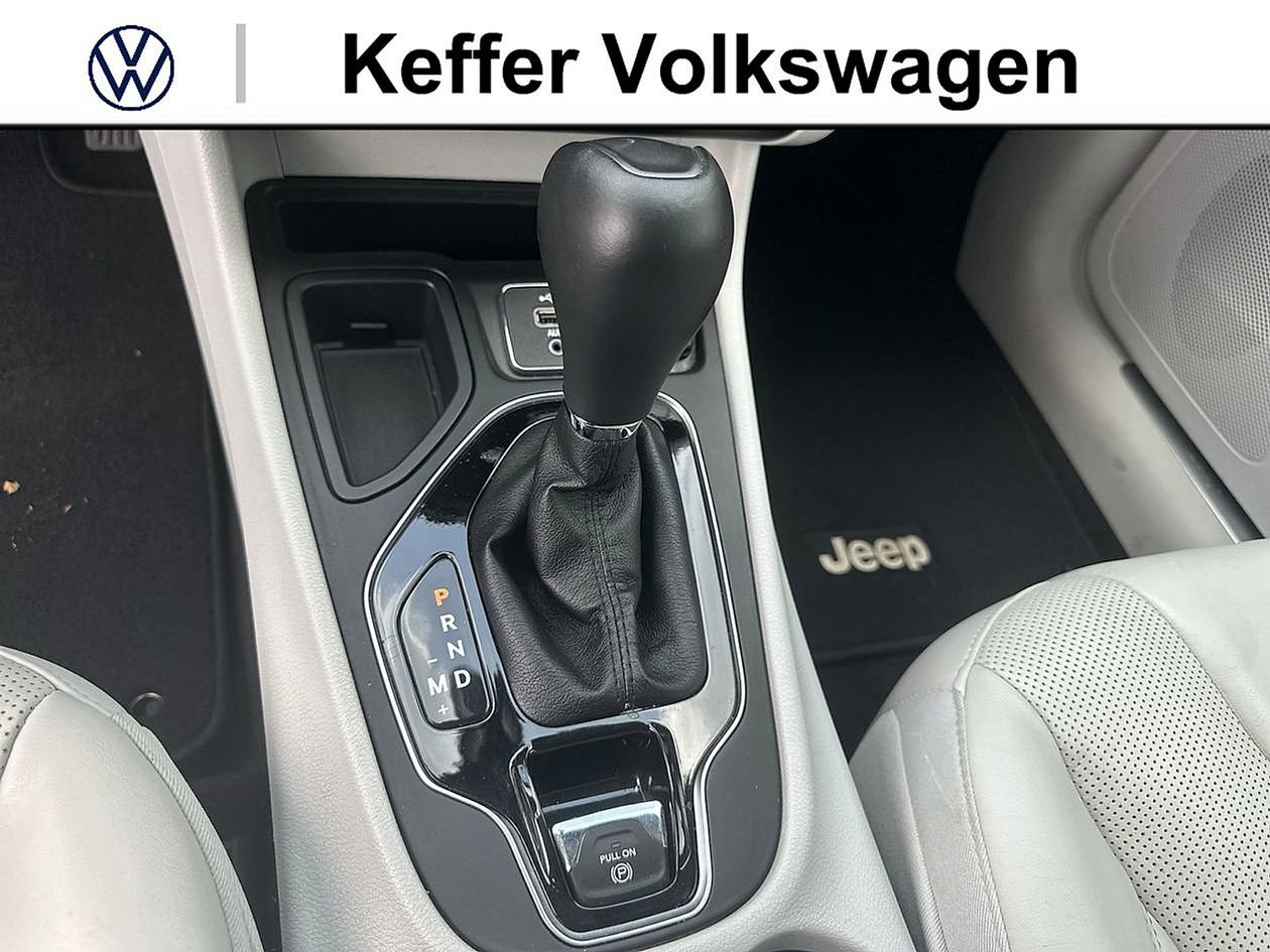 Used 2019 Jeep Cherokee Limited FWD image 20