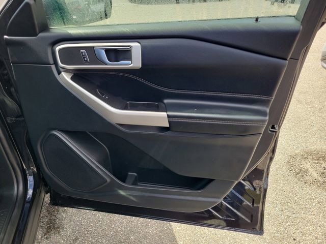 Used 2022 Ford Explorer XLT w/ Equipment Group 202A image 38