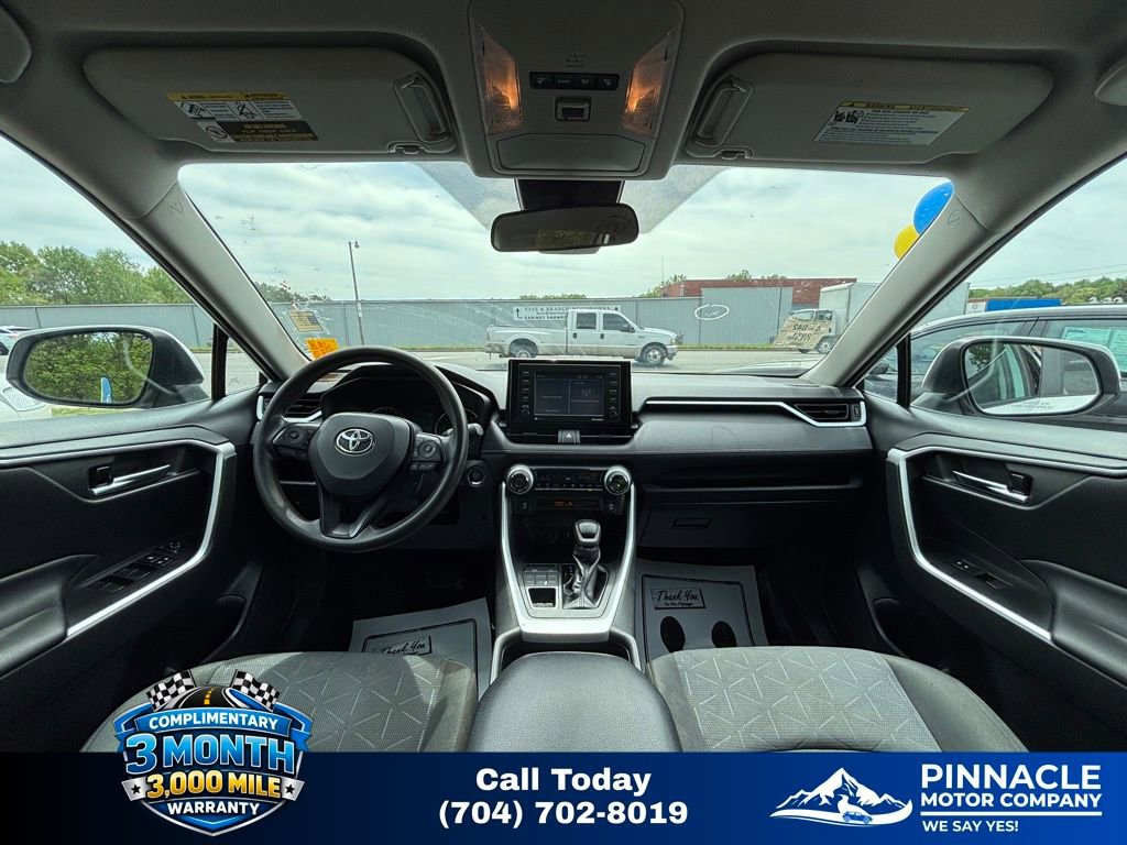 Used 2021 Toyota RAV4 XLE AWD/4WD image 6