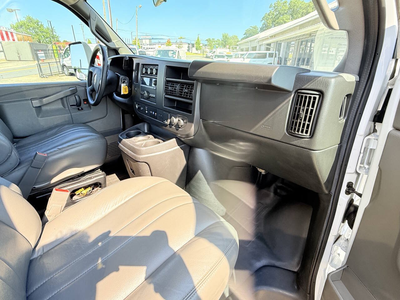 Used 2021 GMC Savana 3500 Extended RWD image 9