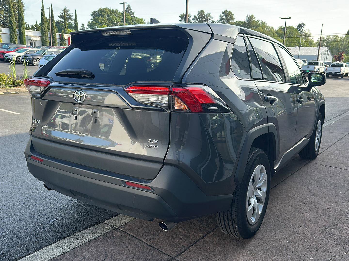 Used 2023 Toyota RAV4 LE AWD/4WD image 7