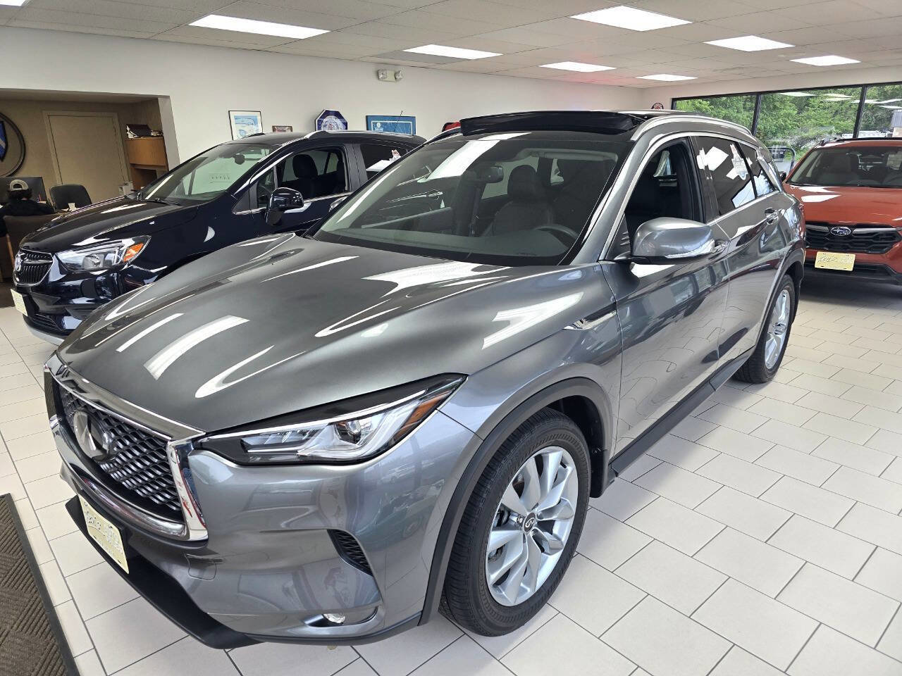 Used 2022 INFINITI QX50 Luxe image 1
