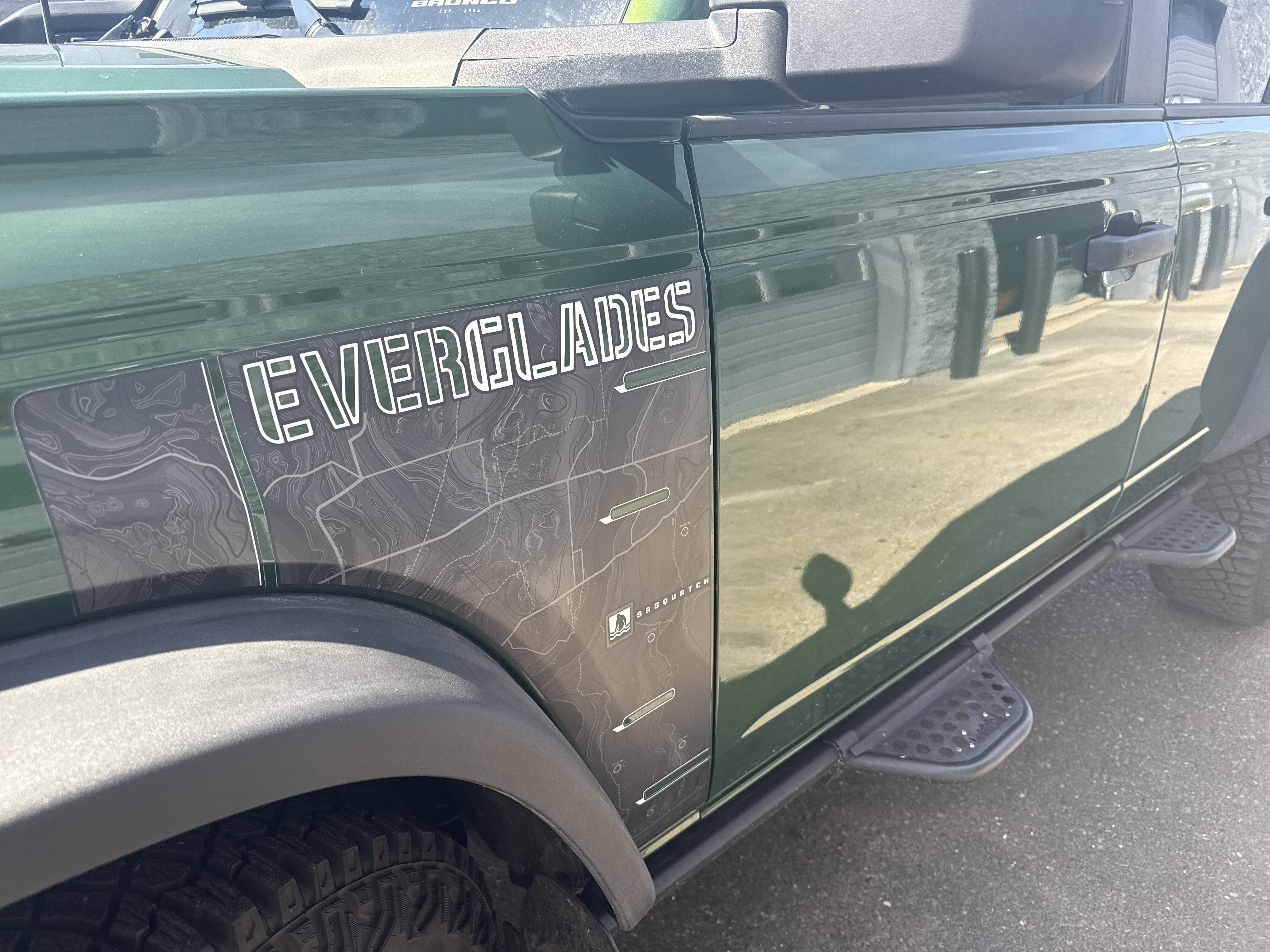 Used 2024 Ford Bronco Everglades image 7