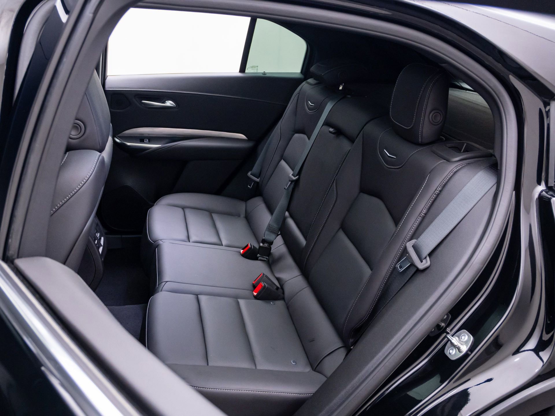 Certified 2025 Cadillac XT4 Premium Luxury AWD/4WD image 19