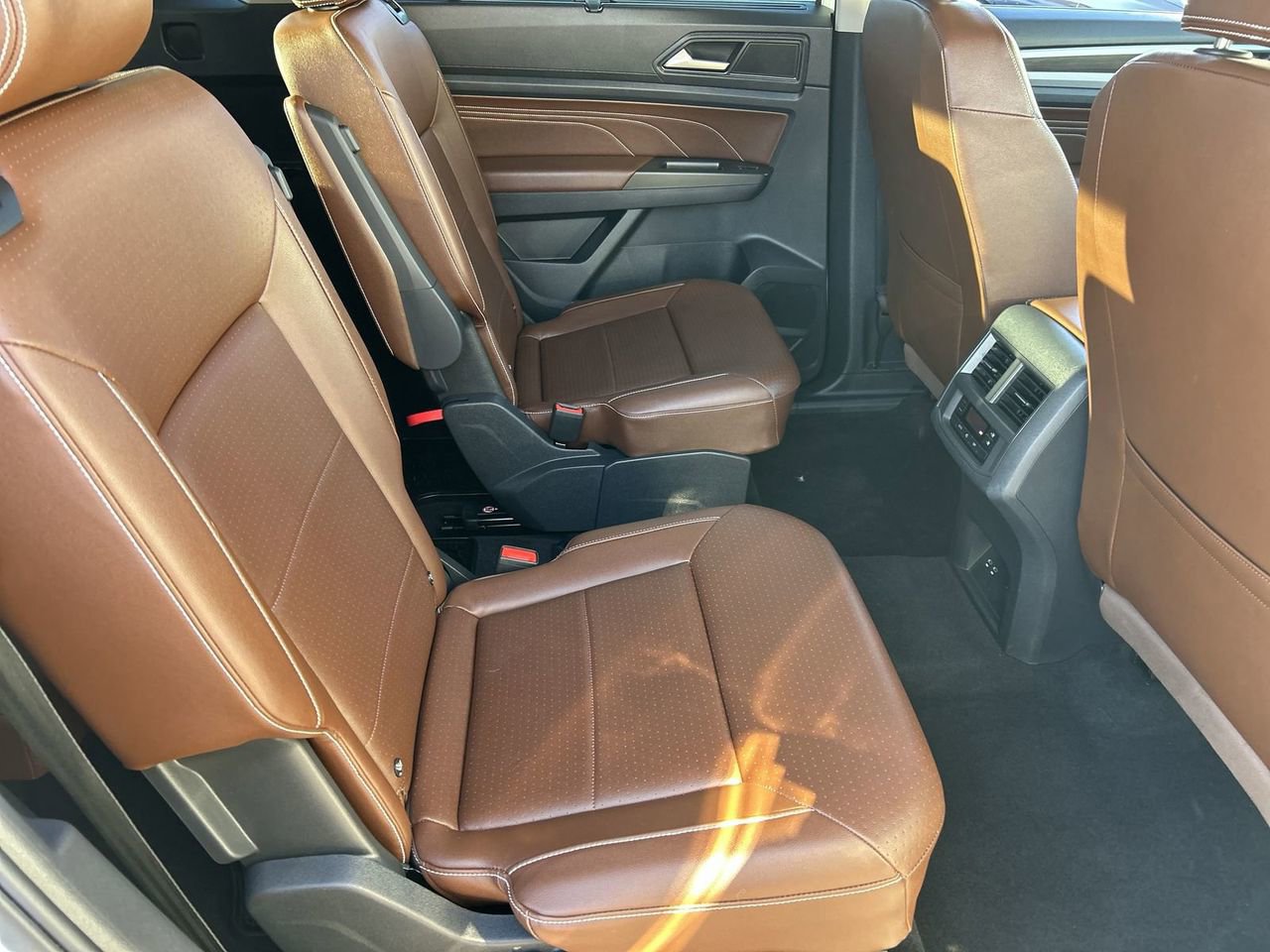 Certified 2023 Volkswagen Atlas SE w/ Panoramic Sunroof Package image 10