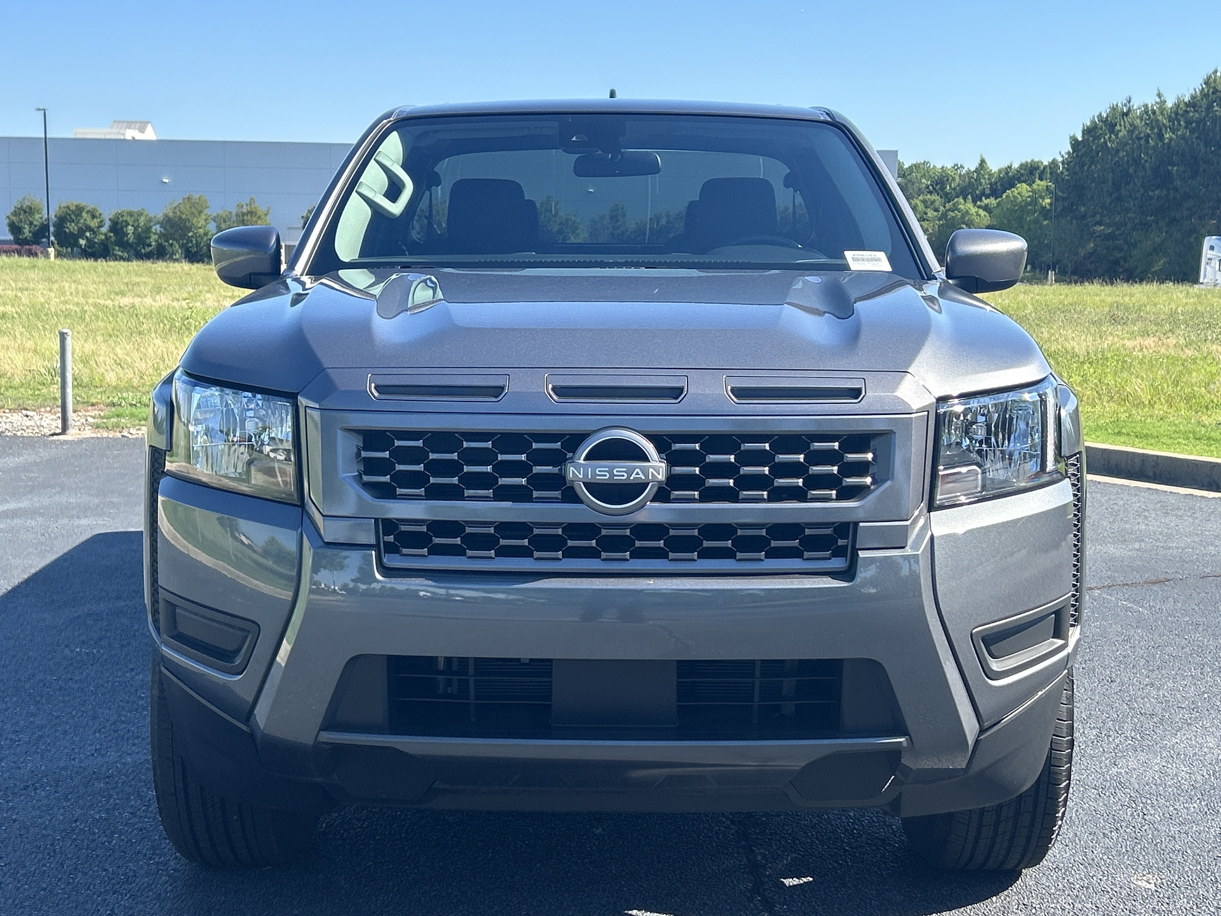 Used 2025 Nissan Frontier SV RWD image 3