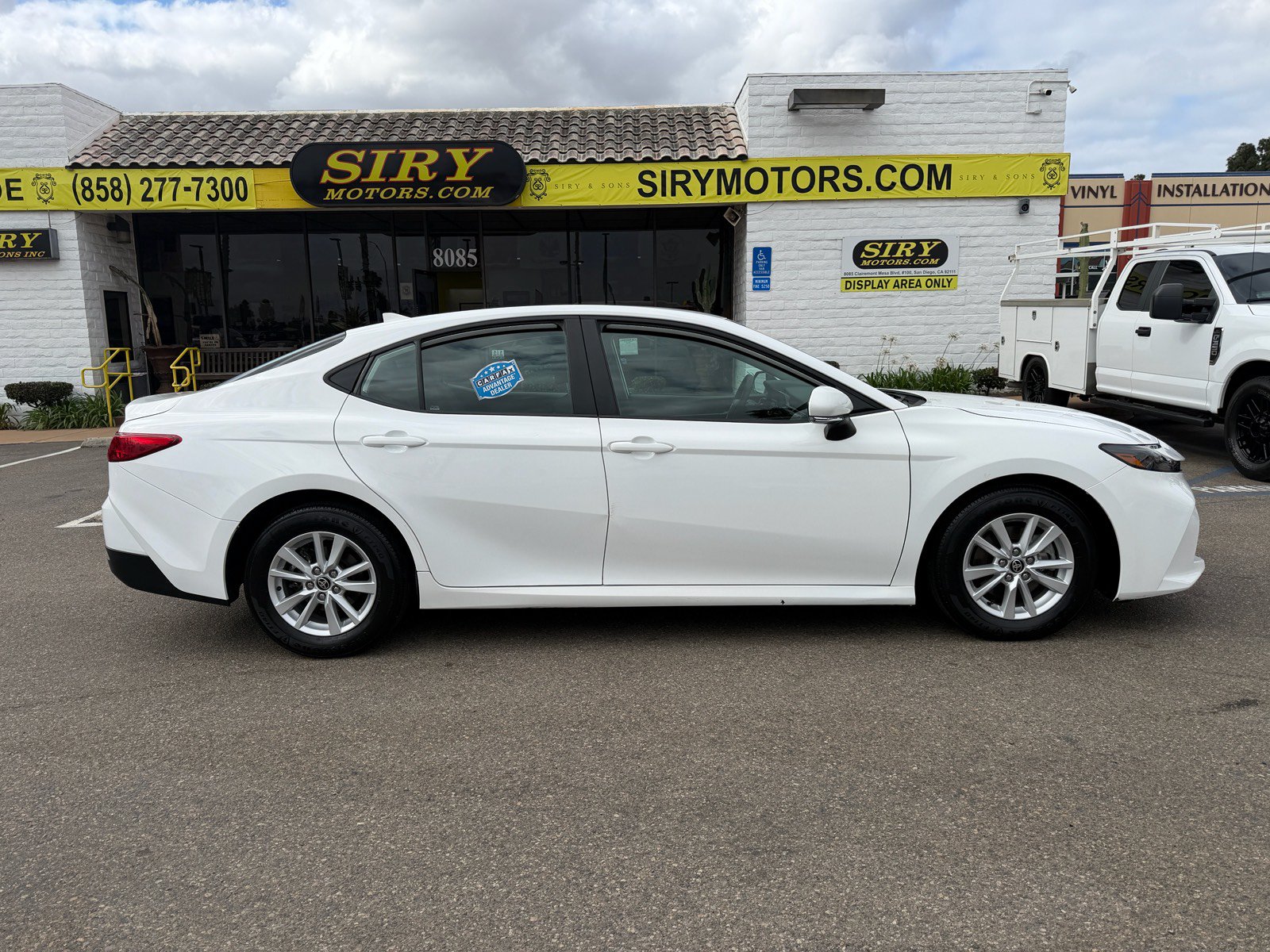 Used 2025 Toyota Camry LE FWD image 2