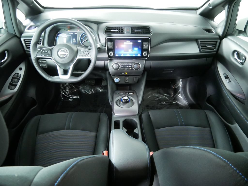 Used 2025 Nissan Leaf S FWD image 19