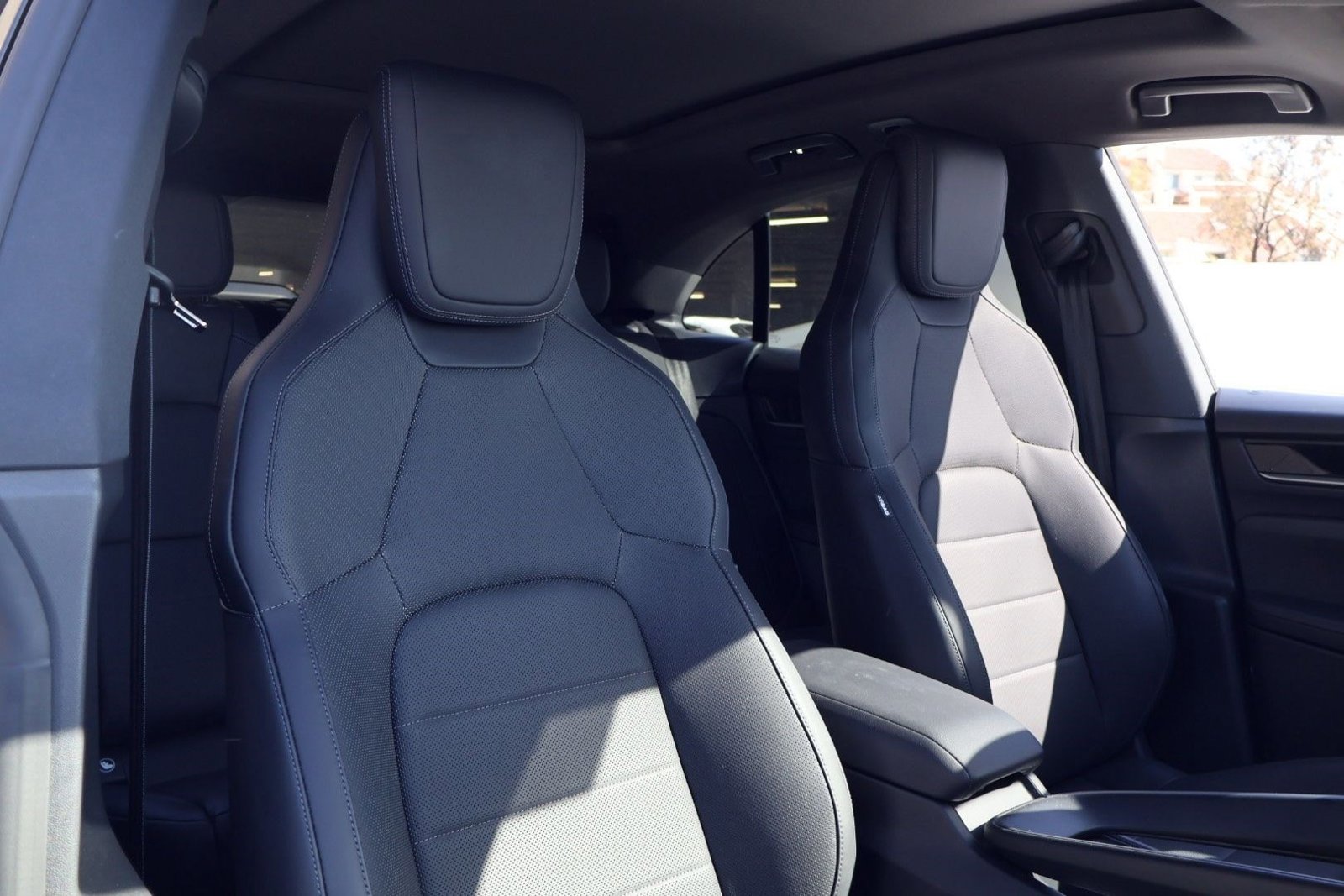 Certified 2024 Porsche Macan 4 Electric image 24