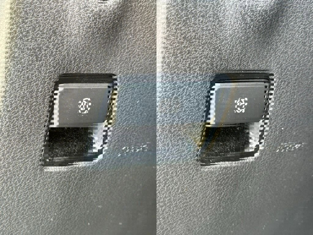 Used 2019 Mercedes-Benz GLE 400 4MATIC image 25