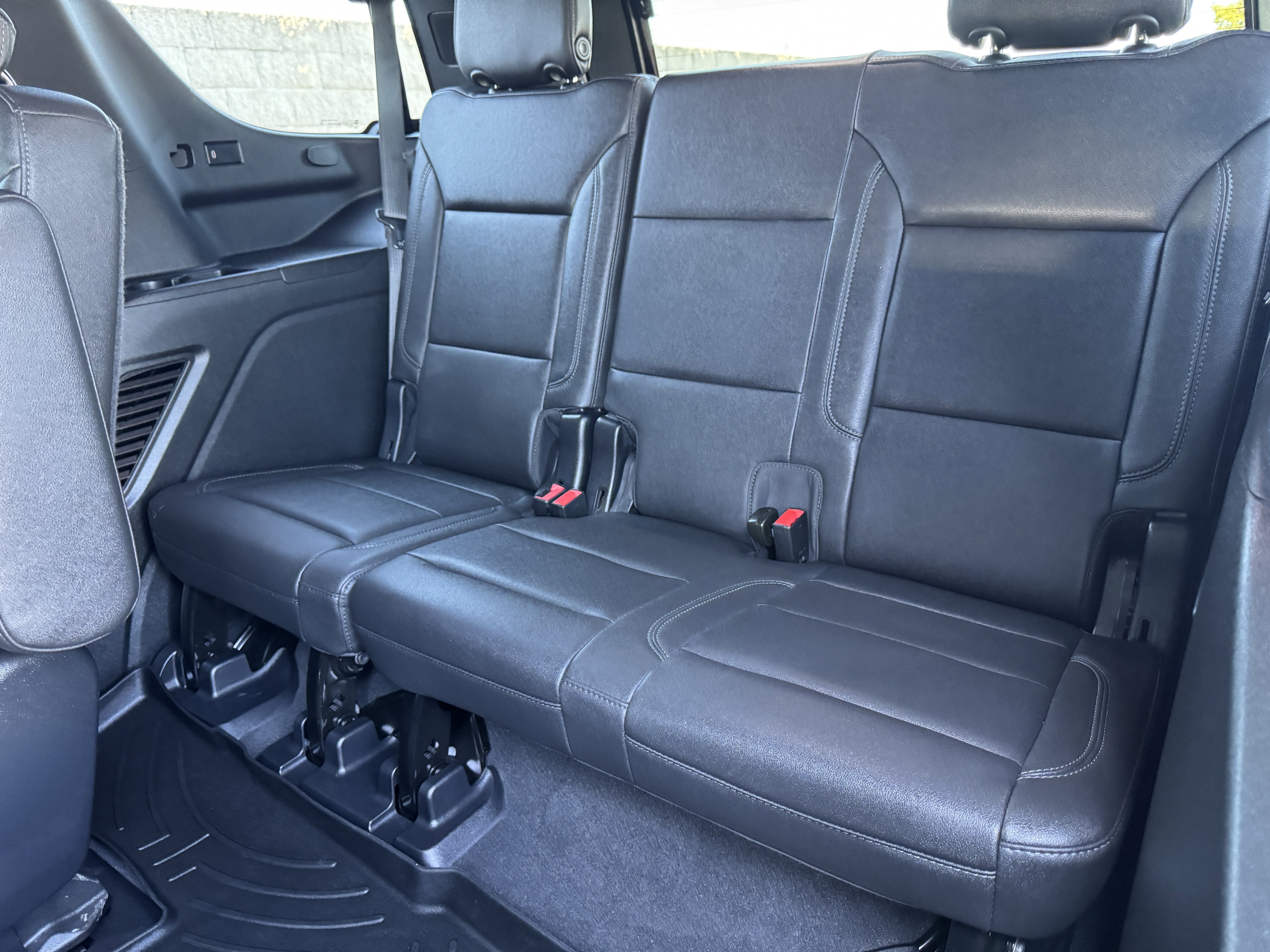 Certified 2022 Chevrolet Tahoe Z71 w/ Luxury Package image 14