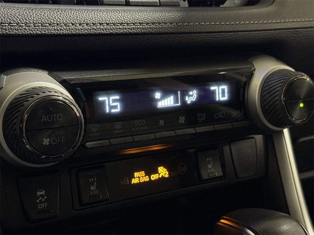 Used 2023 Toyota RAV4 XLE Premium image 15
