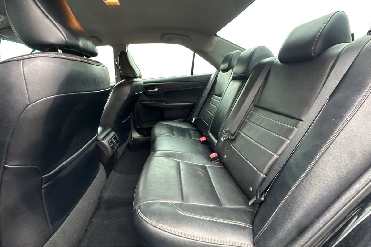 Used 2017 Toyota Camry XLE image 10