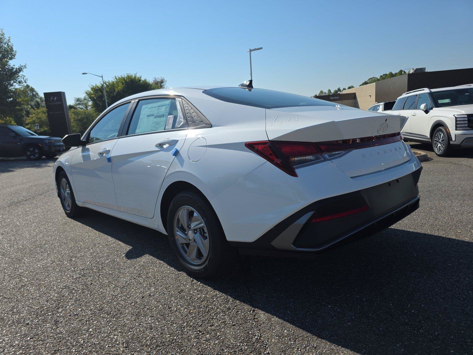 New 2026 Hyundai Elantra SE FWD image 8