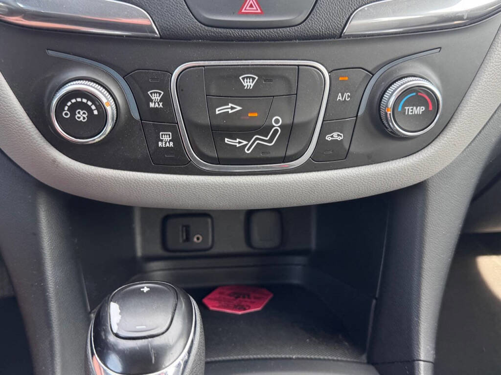 Used 2018 Chevrolet Equinox LS image 9