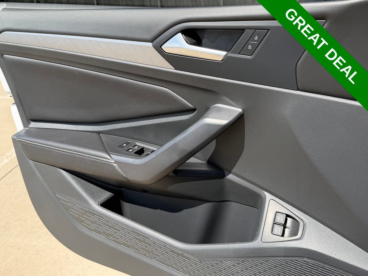 Used 2024 Volkswagen Jetta SE FWD image 26