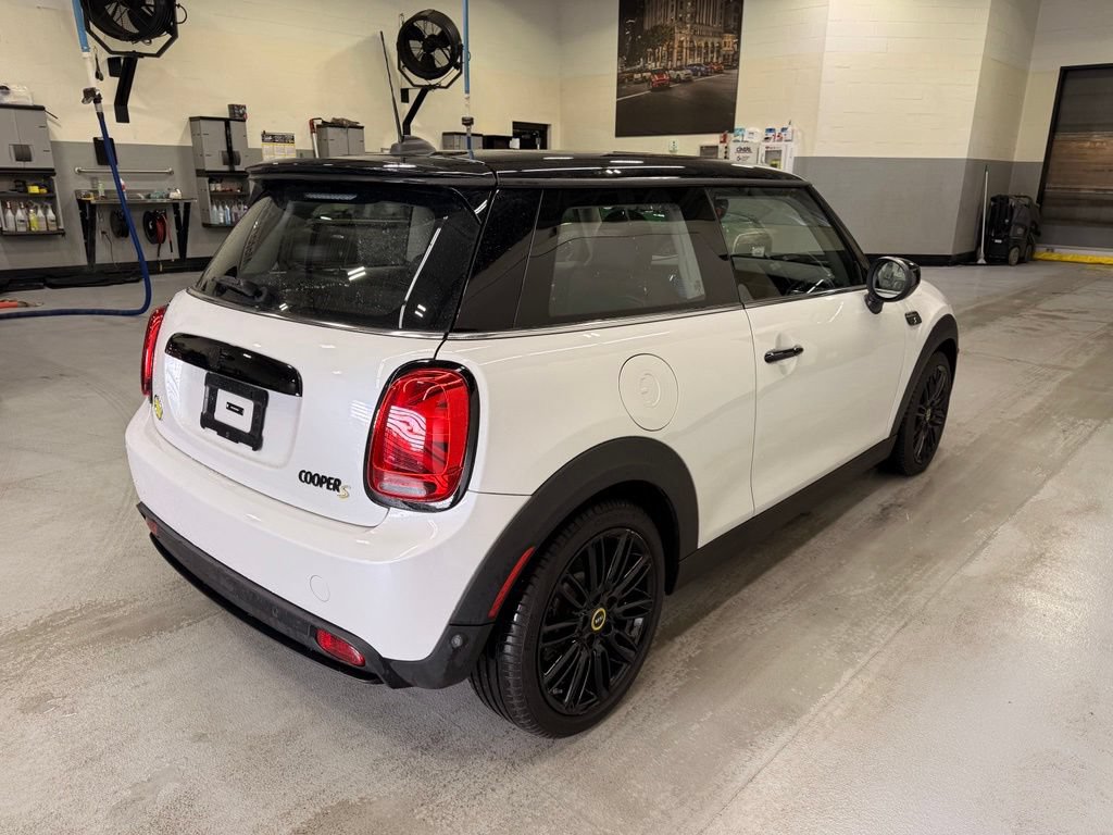 Certified 2024 MINI Cooper SE FWD image 6
