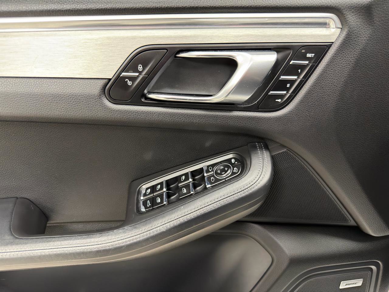 Used 2015 Porsche Macan Turbo image 15
