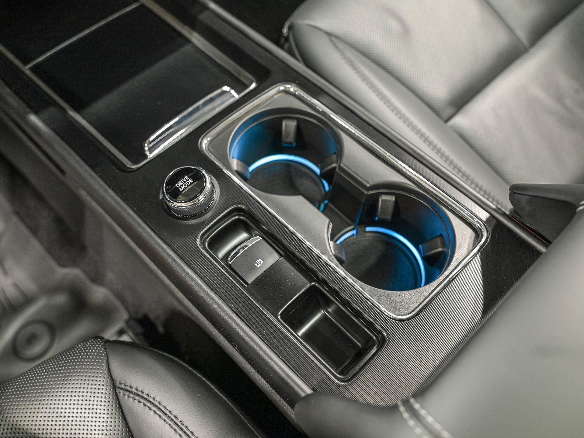 Used 2025 Lincoln Corsair Grand Touring w/ Equipment Group 301A image 23