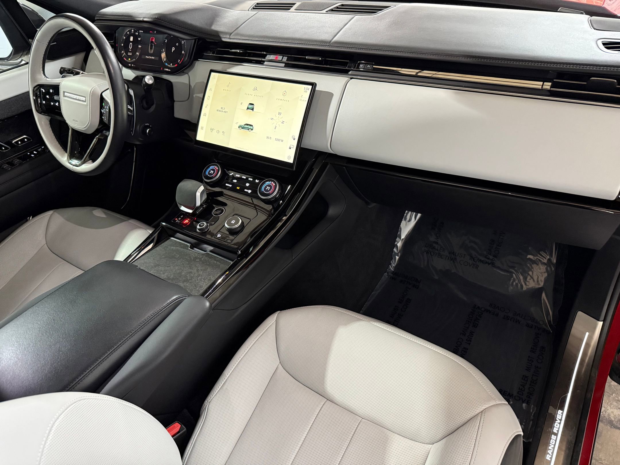 Used 2023 Land Rover Range Rover Sport SE Dynamic image 52