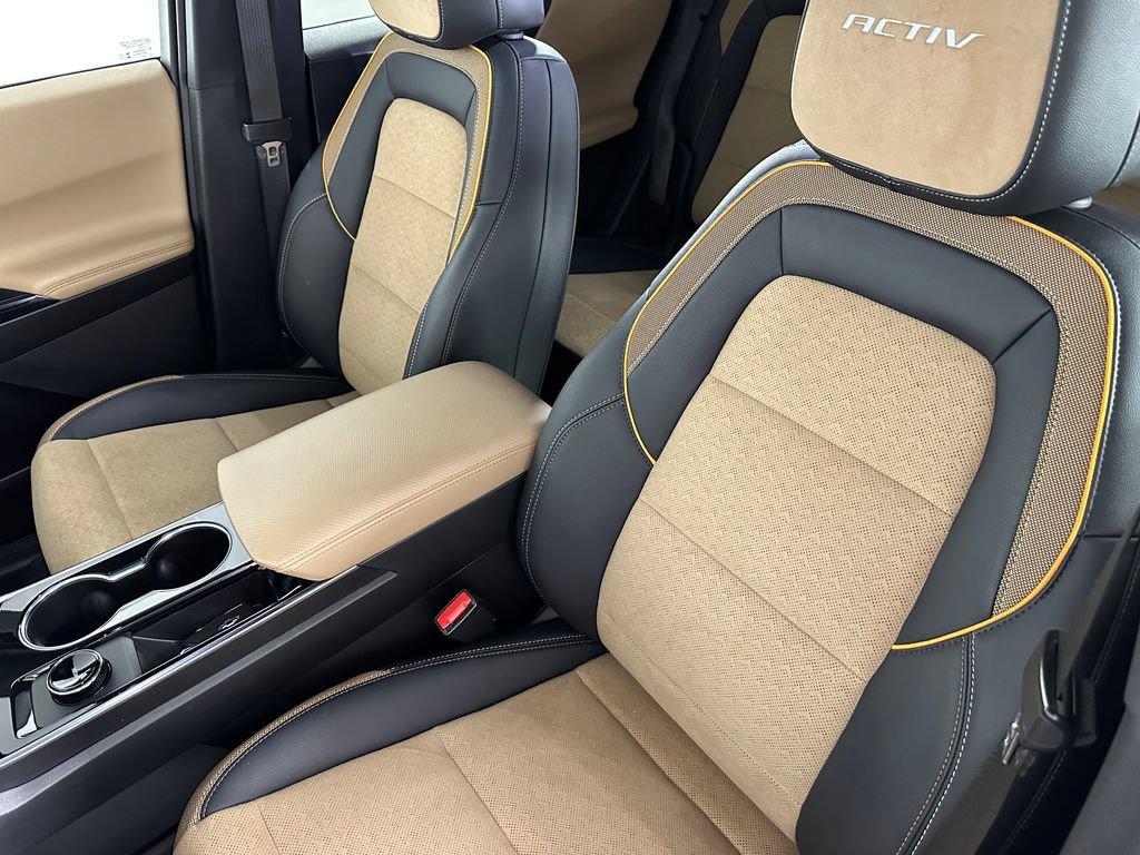 Used 2025 Chevrolet Equinox ACTIV w/ Safety and Technology Package AWD/4WD image 25