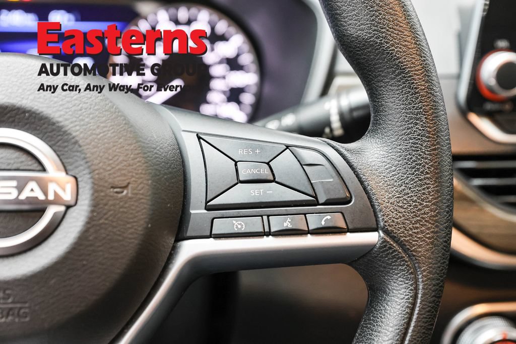 Used 2024 Nissan Altima 2.5 SV FWD image 15