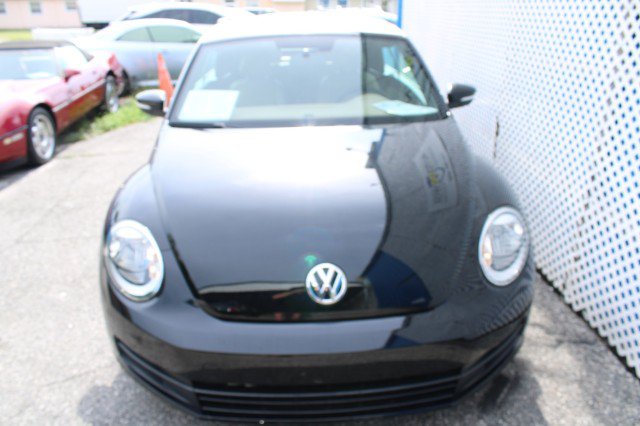 Used 2015 Volkswagen Beetle 1.8T FWD image 9