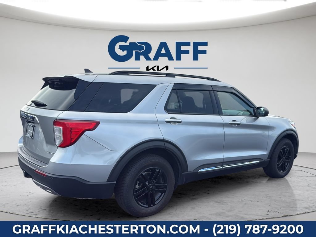 Used 2021 Ford Explorer XLT w/ Equipment Group 202A AWD/4WD image 8