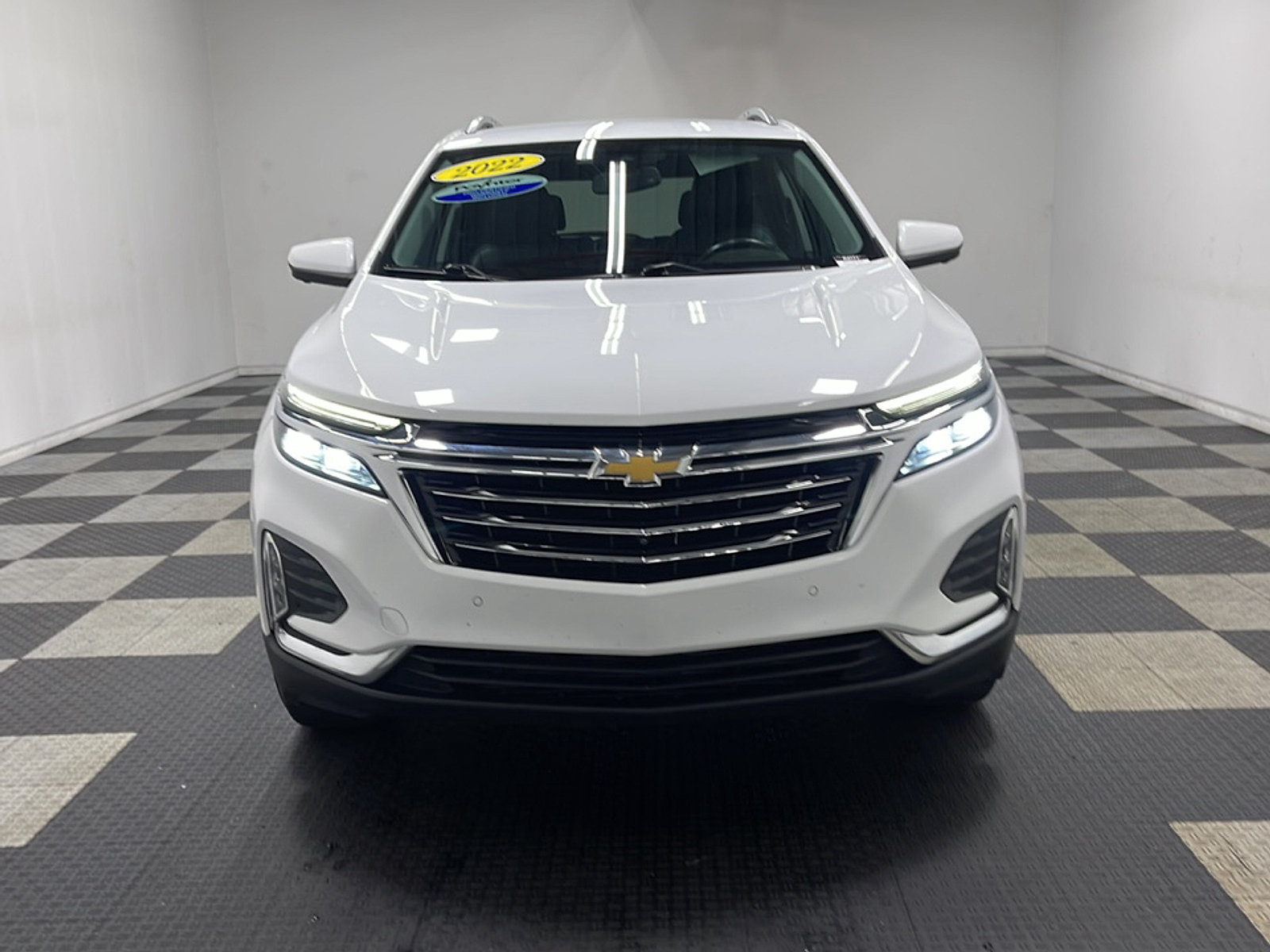 Used 2022 Chevrolet Equinox Premier AWD/4WD image 24