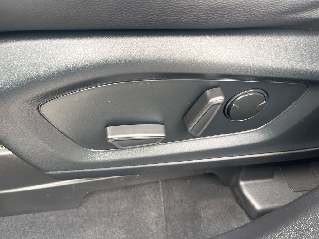 Used 2022 Ford Explorer Limited w/ Equipment Group 301A image 17