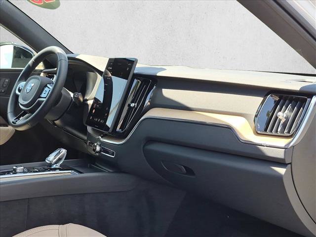 Used 2026 Volvo XC60 B5 Core AWD/4WD image 24
