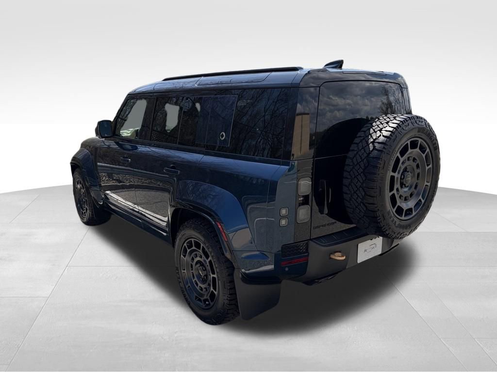 New 2026 Land Rover Defender 110 image 6
