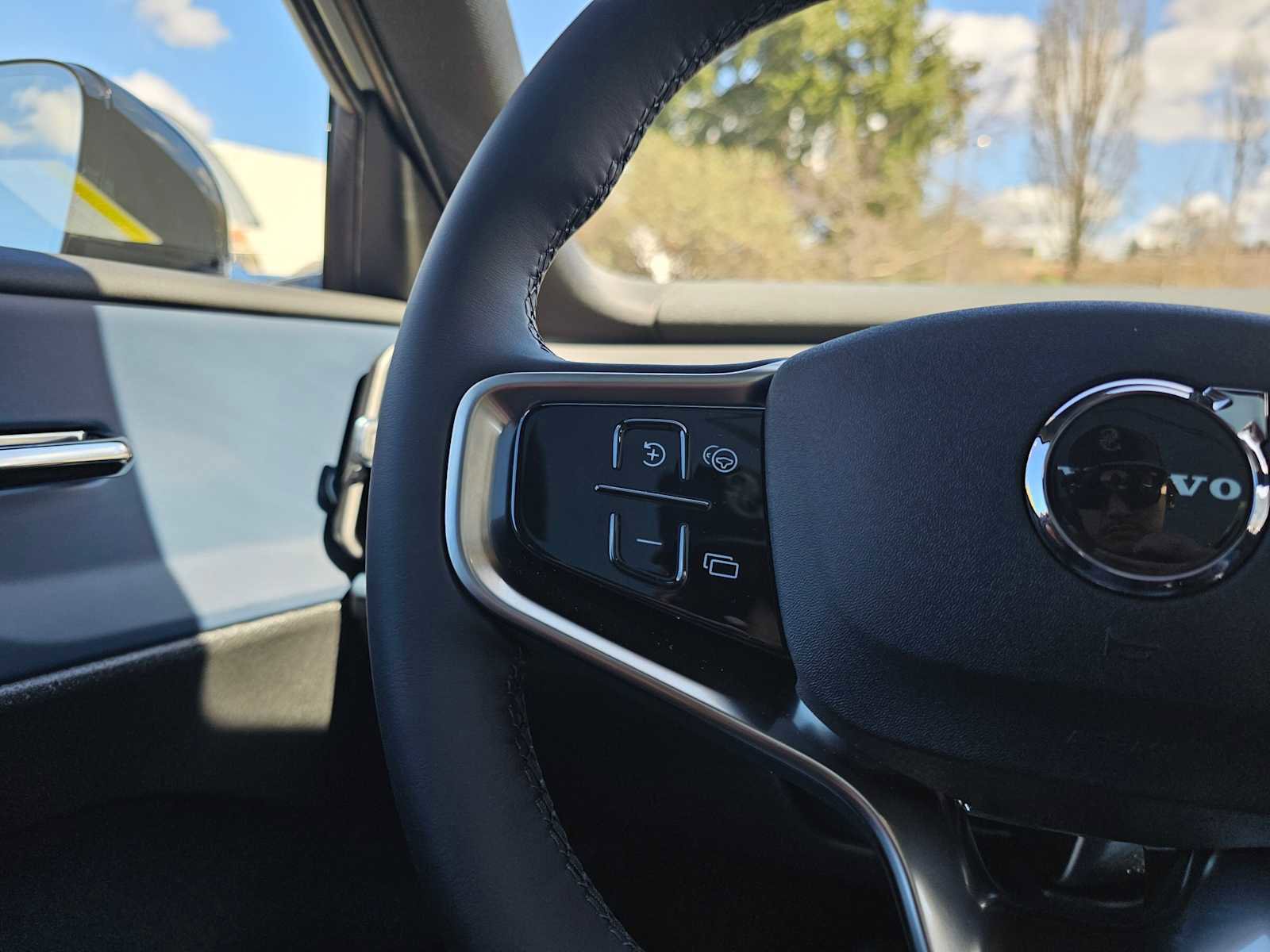 New 2026 Volvo EX30 Ultra w/ Climate Package image 30