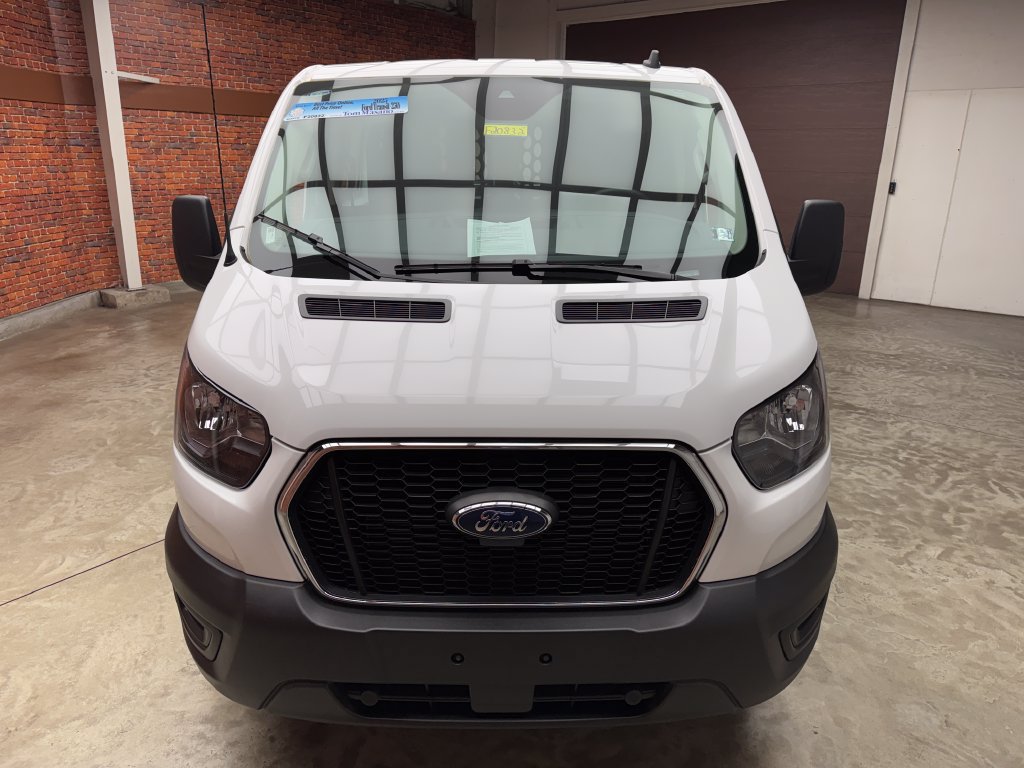 Certified 2025 Ford Transit 250 Low Roof w/ Exterior Upgrade Package RWD image 9
