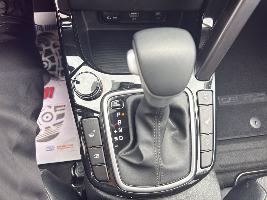 Used 2025 Kia Seltos S AWD/4WD image 15