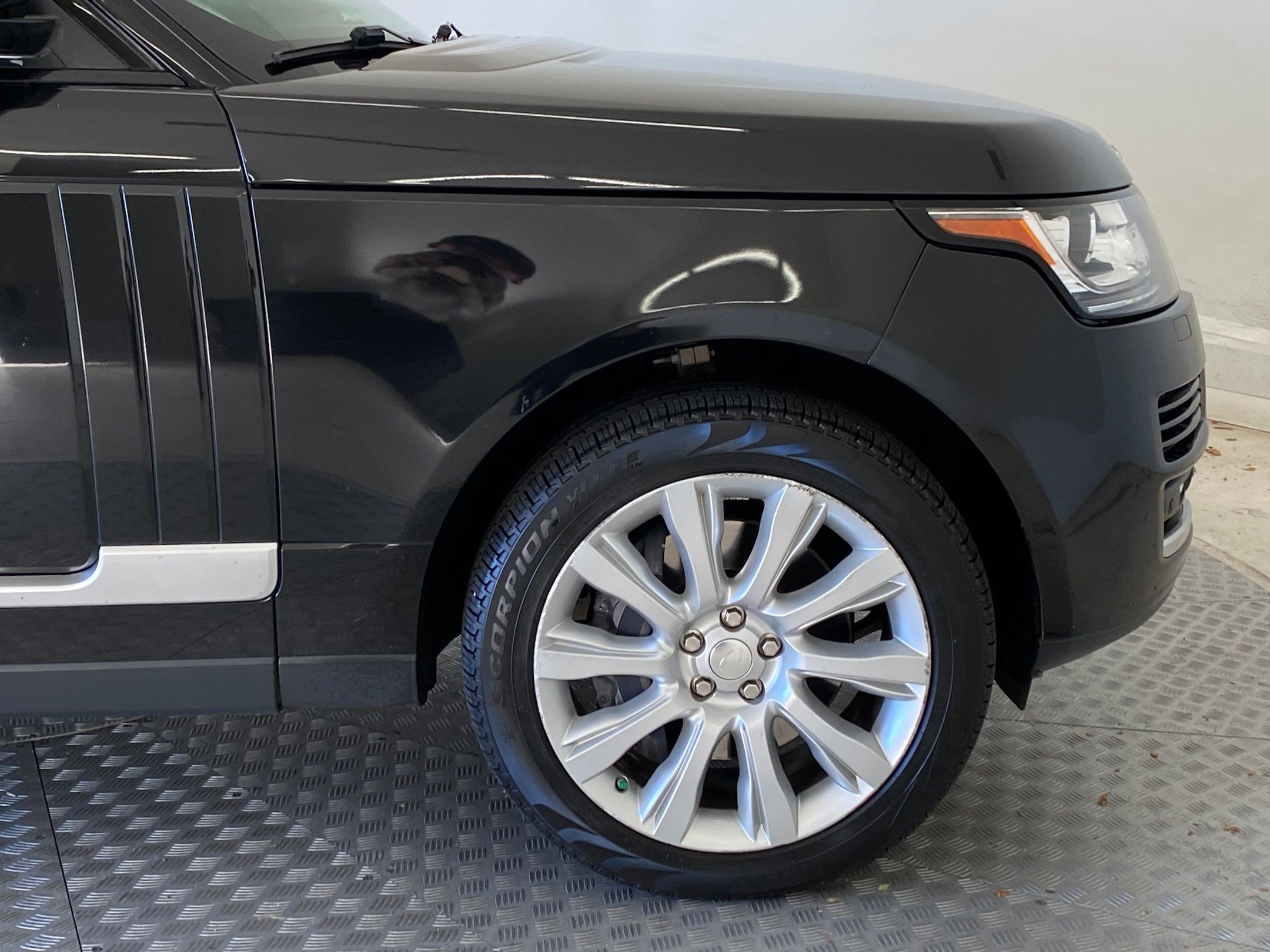 Used 2014 Land Rover Range Rover Supercharged image 10