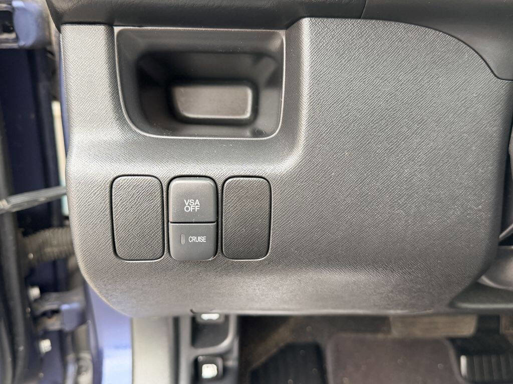 Used 2005 Honda CR-V LX image 13