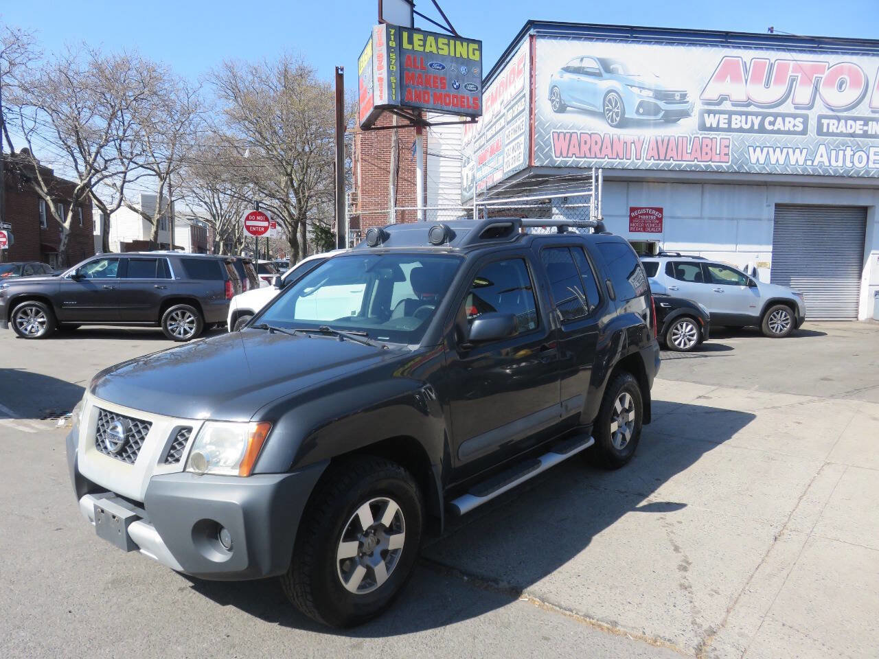 Used 2012 Nissan Xterra PRO-4X w/ Pro-4x Leather Pkg AWD/4WD image 2