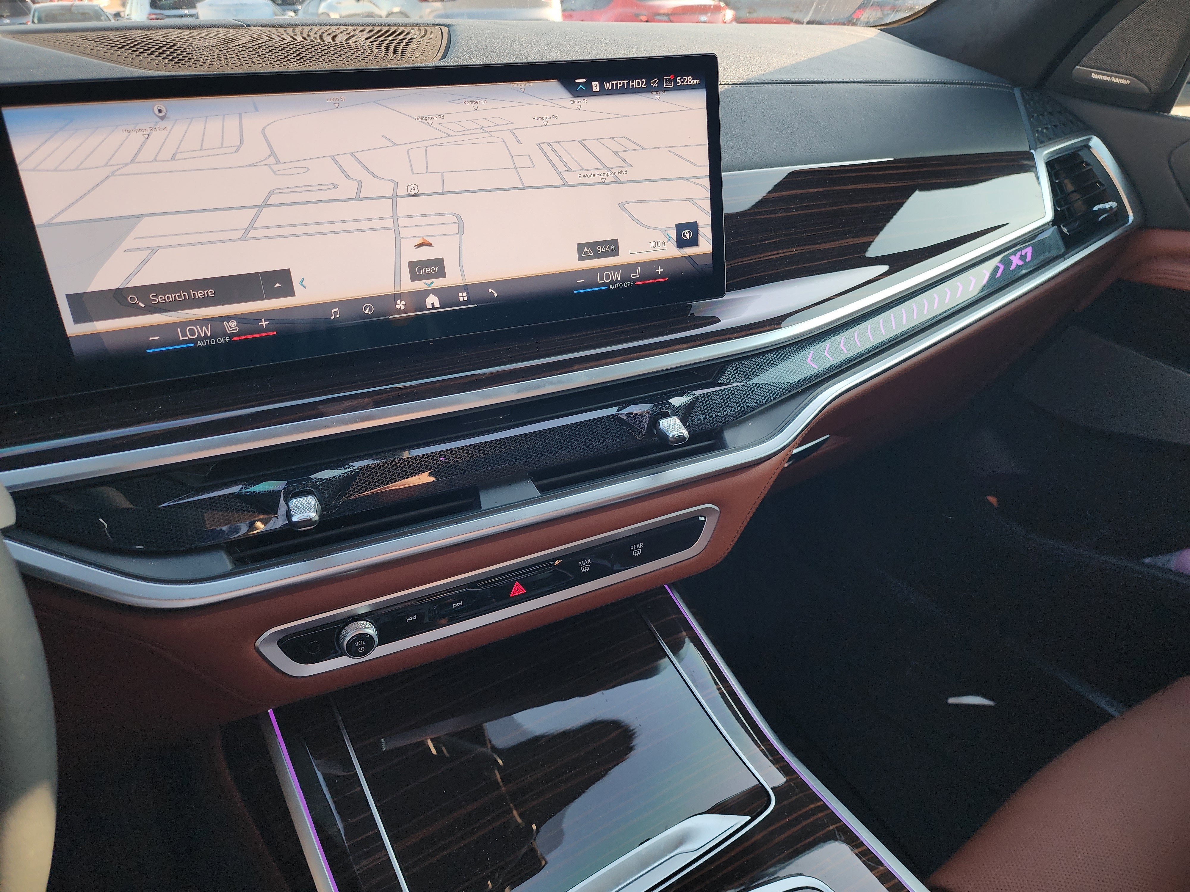 Used 2026 BMW X7 xDrive40i w/ Executive Package image 18