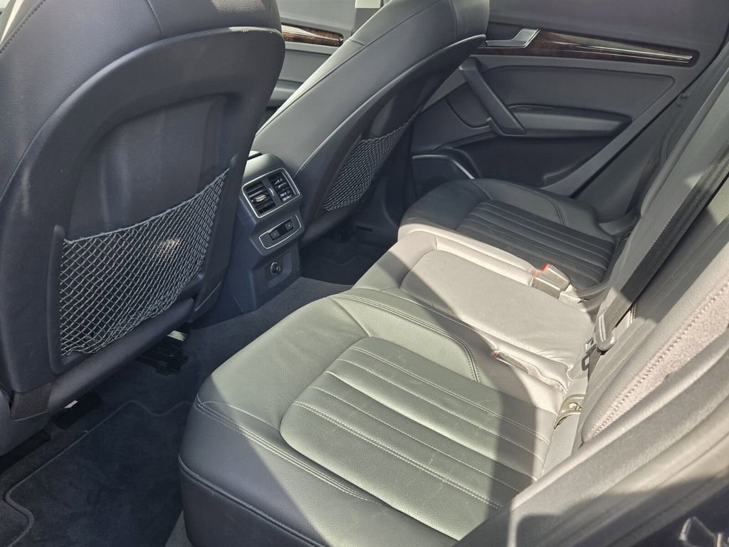 Used 2019 Audi Q5 2.0T Premium w/ Convenience Package AWD/4WD image 10