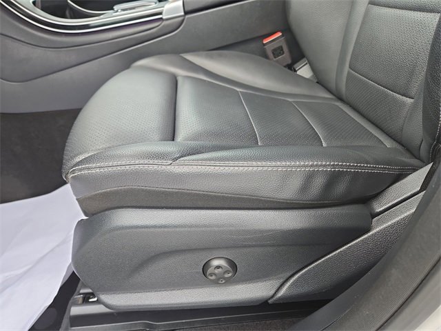 Used 2022 Mercedes-Benz GLC 300 4MATIC image 24