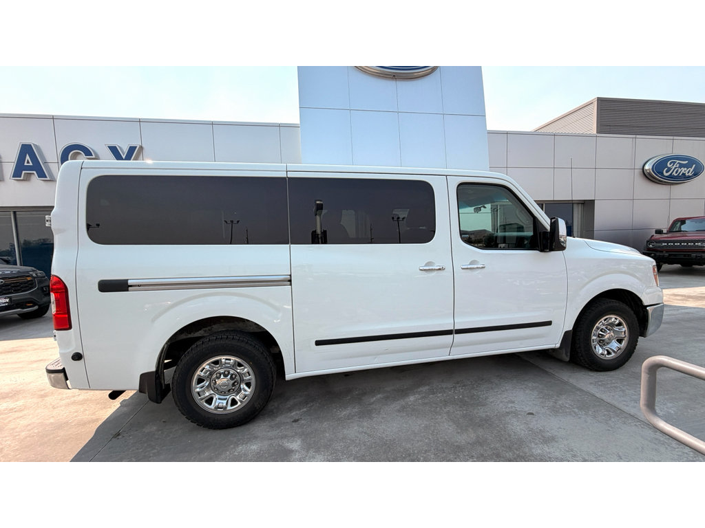 Used 2015 Nissan NV 3500 SV w/ Technology Package RWD image 8