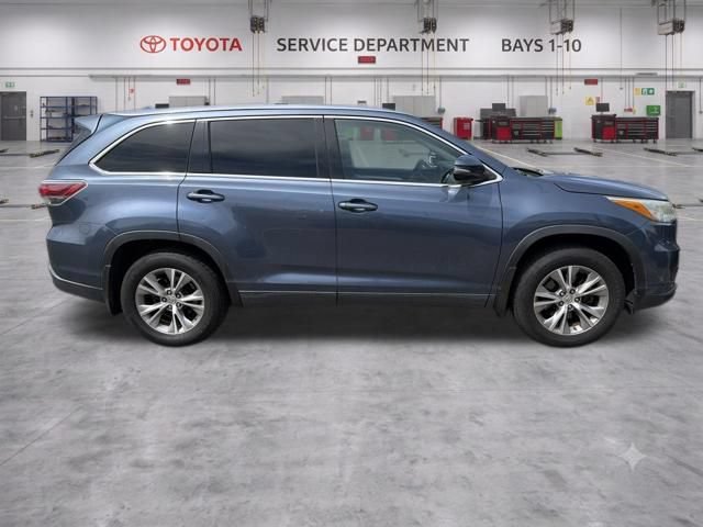 Used 2015 Toyota Highlander XLE AWD/4WD image 11