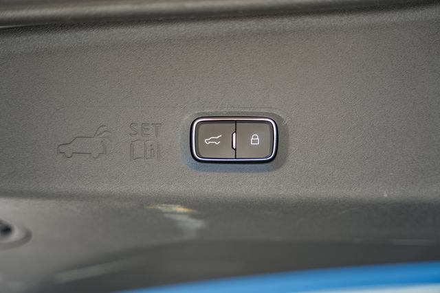 Used 2025 Ford Expedition Active AWD/4WD image 19