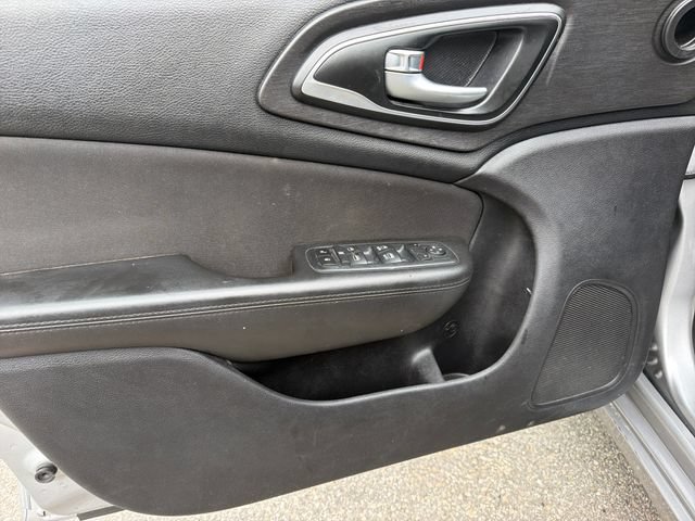 Used 2016 Chrysler 200 Limited w/ Driver Assist Package FWD image 11