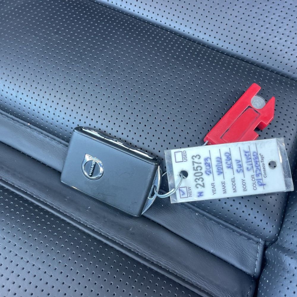 Used 2023 Volvo XC60 B6 Ultimate w/ Climate Package image 40