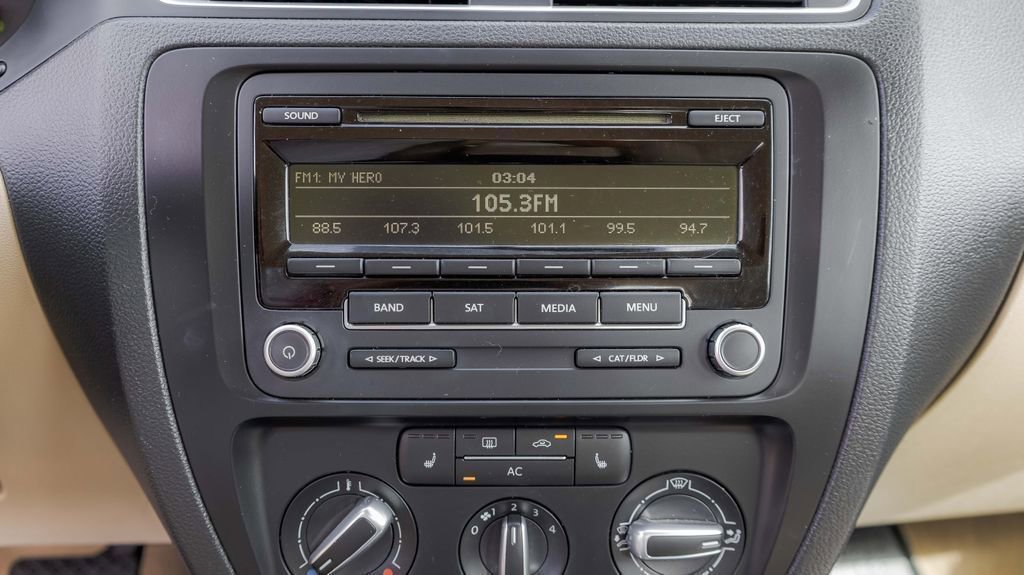 Used 2012 Volkswagen Jetta TDI image 37